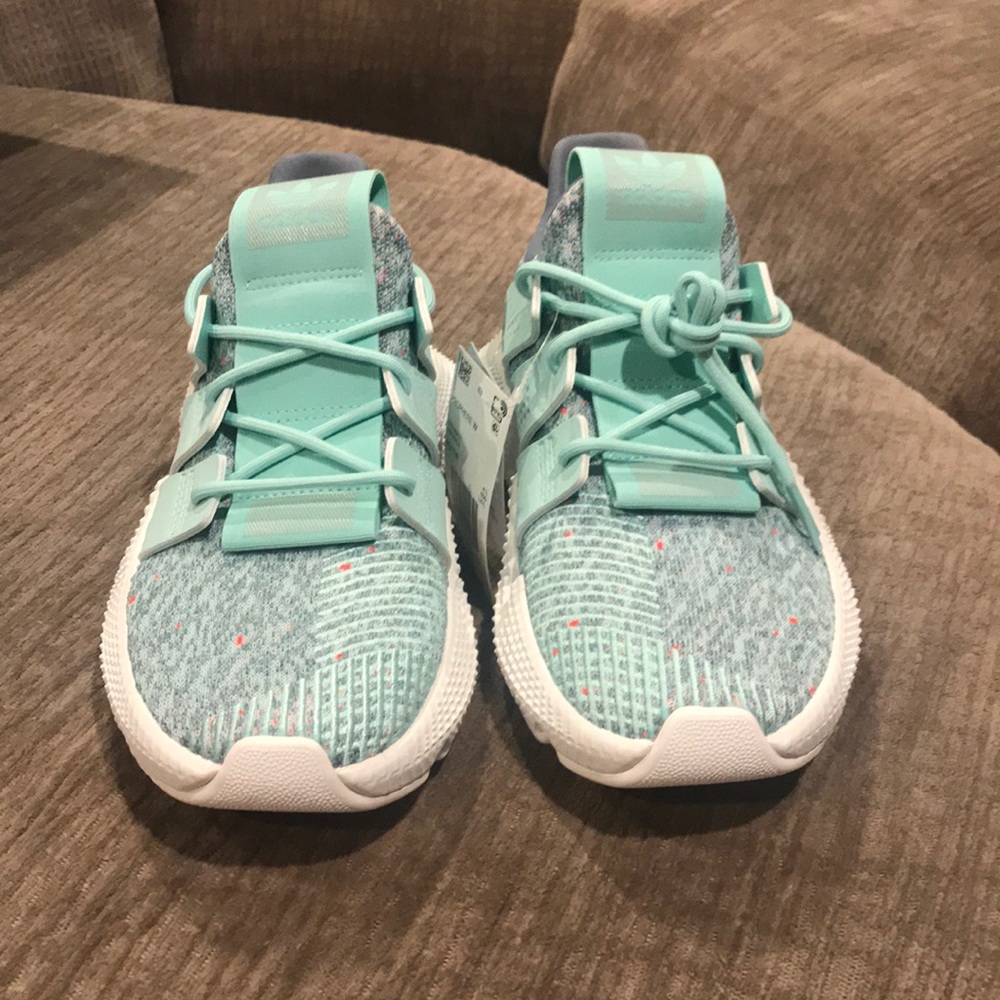 Adidas shoes - Picture 2 of 6